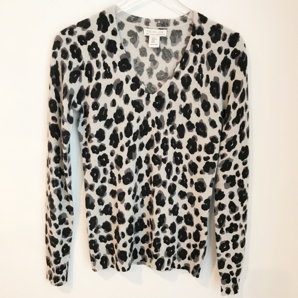 Rachel Zoe 100% Cashmere Snow Leopard Print V Neck Long Sleeve Sweater Size XS - Picture 1 of 7